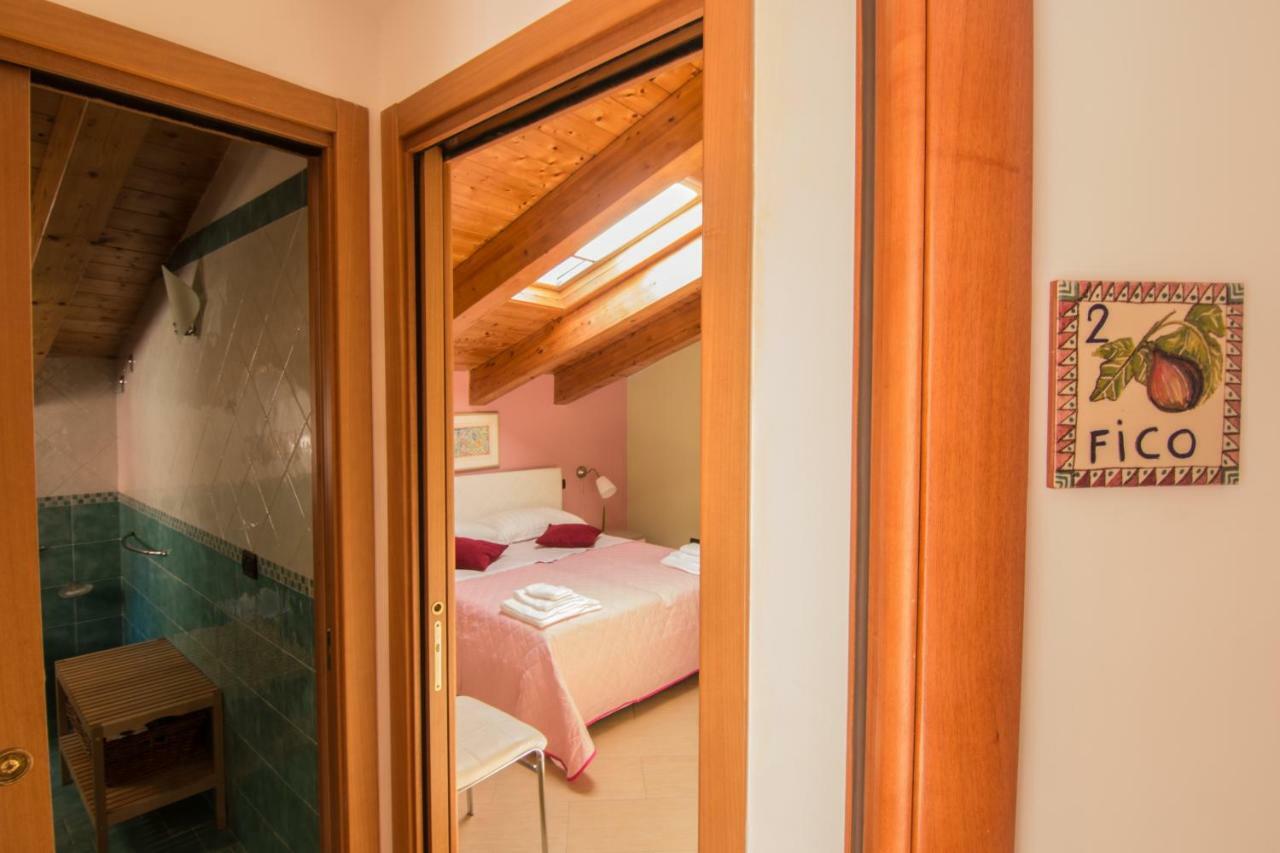 B&B Sotto Un Tetto 切塔拉 外观 照片
