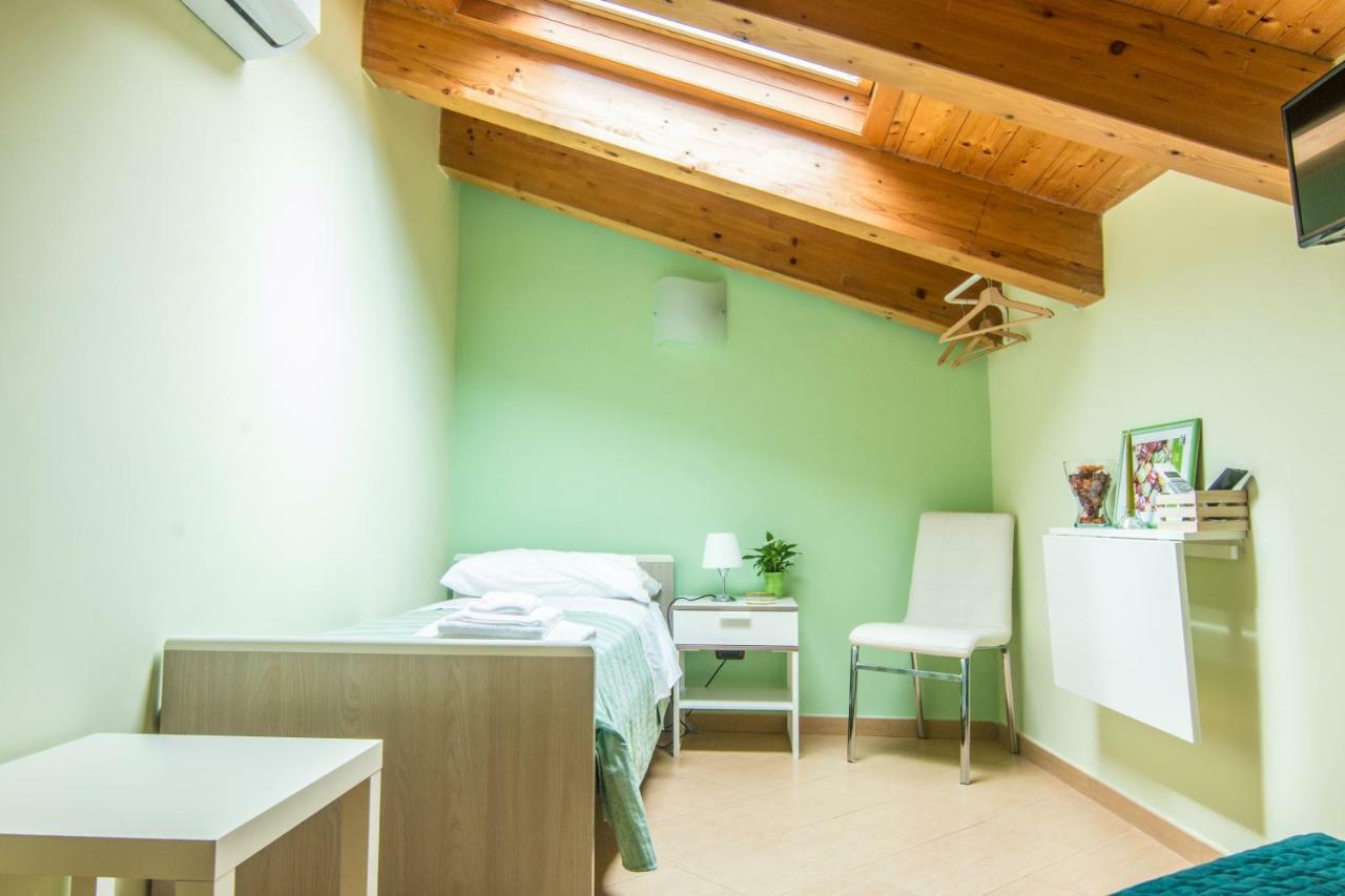 B&B Sotto Un Tetto 切塔拉 外观 照片